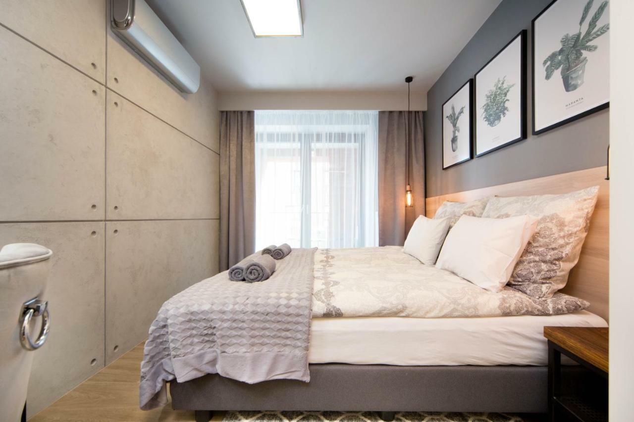Jacuzzi Apartments คราคูฟ ภายนอก รูปภาพ