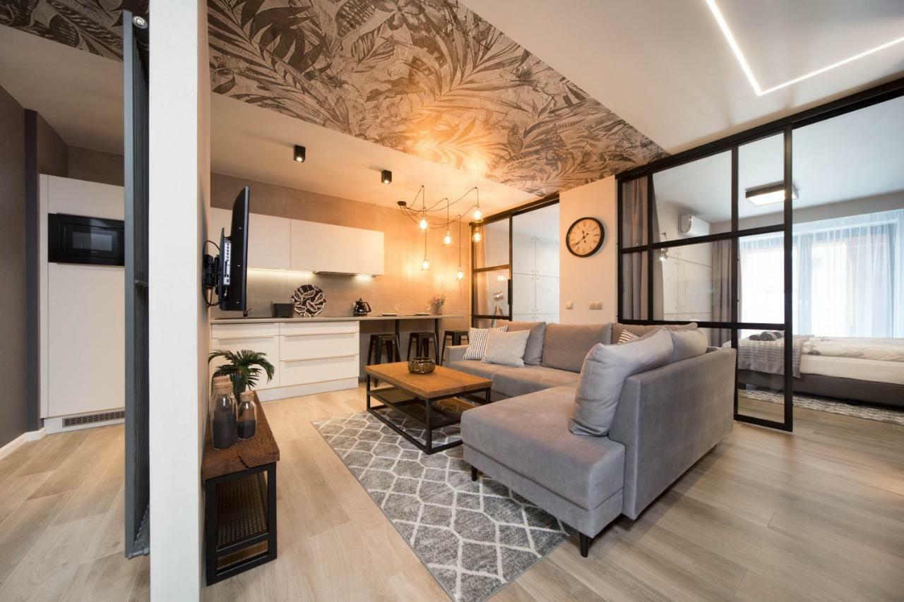 Jacuzzi Apartments คราคูฟ ภายนอก รูปภาพ