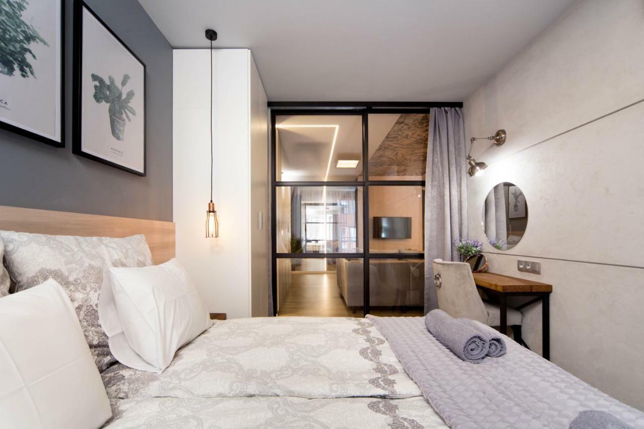 Jacuzzi Apartments คราคูฟ ภายนอก รูปภาพ