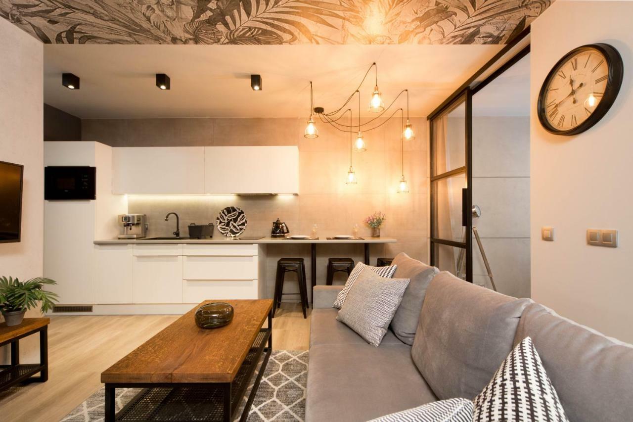 Jacuzzi Apartments คราคูฟ ภายนอก รูปภาพ