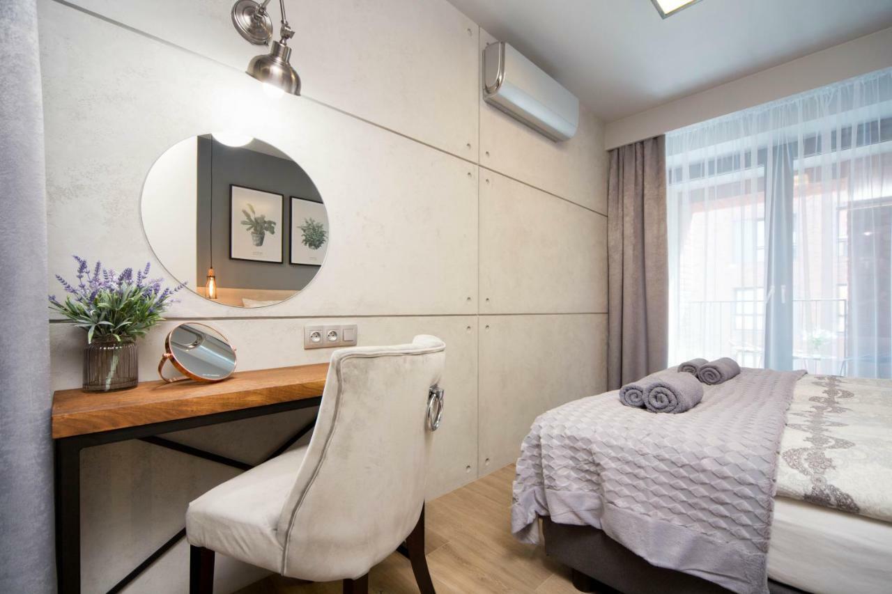 Jacuzzi Apartments คราคูฟ ภายนอก รูปภาพ